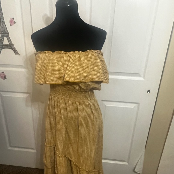 Off the shoulder dress - Picture 2 of 3